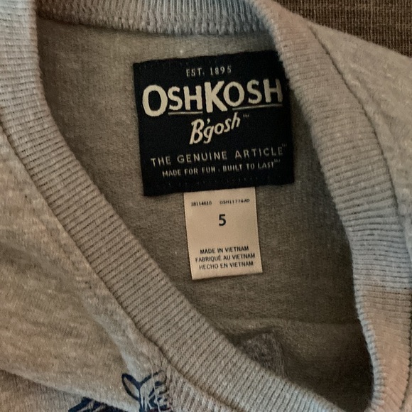 Lot of 5 Oshkosh fall/winter shirts 5T/5 - Picture 5 of 11